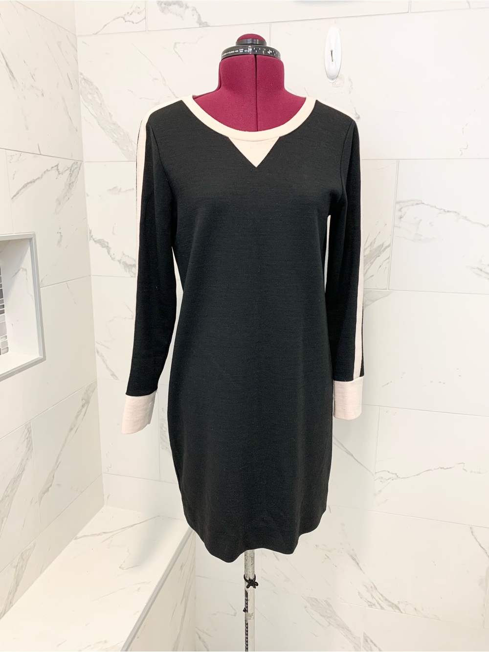 J Crew Black and Ivory Contrast Long-Sleeve Shift Dress Knit 4 - Picture 3 of 14